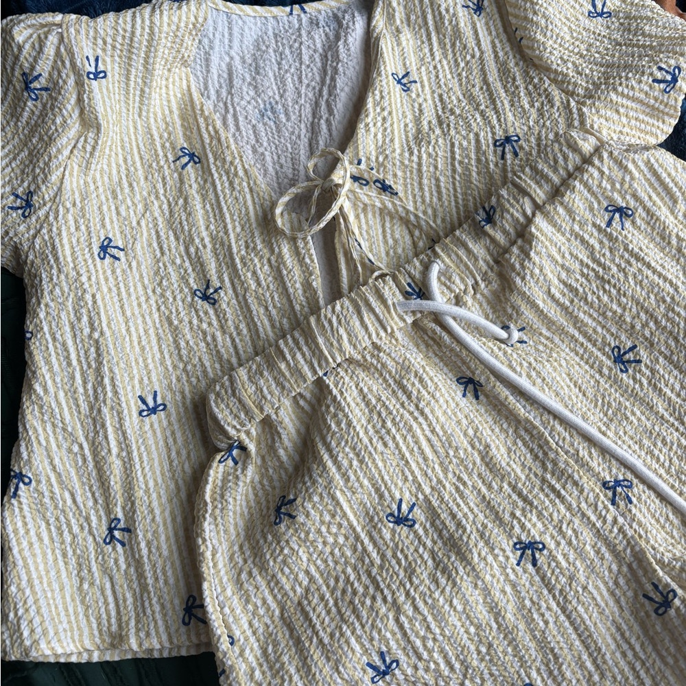 SHEIN Yellow Striped Blouse and Shorts Set